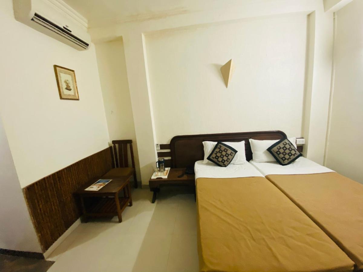 Hotel The Galaxy Jabalpur Bagian luar foto