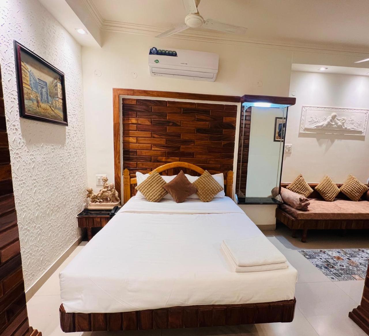 Hotel The Galaxy Jabalpur Bagian luar foto